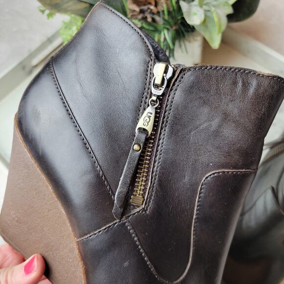 UGG Meredith Brown Leather Sherpa Lined Wedge Ankle Boot Size 9.5 - Picture 5 of 14